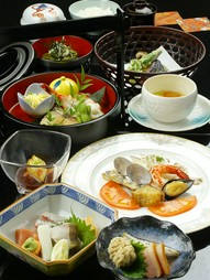 家族水入らずの食事会などにもピッタリの『花コース」