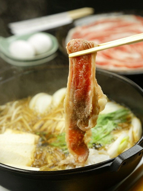 お肉のおいしさを最大限に味わう『すき焼きコース』
