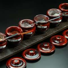 ご飯のお供に。種類豊富な『自家製の塩』