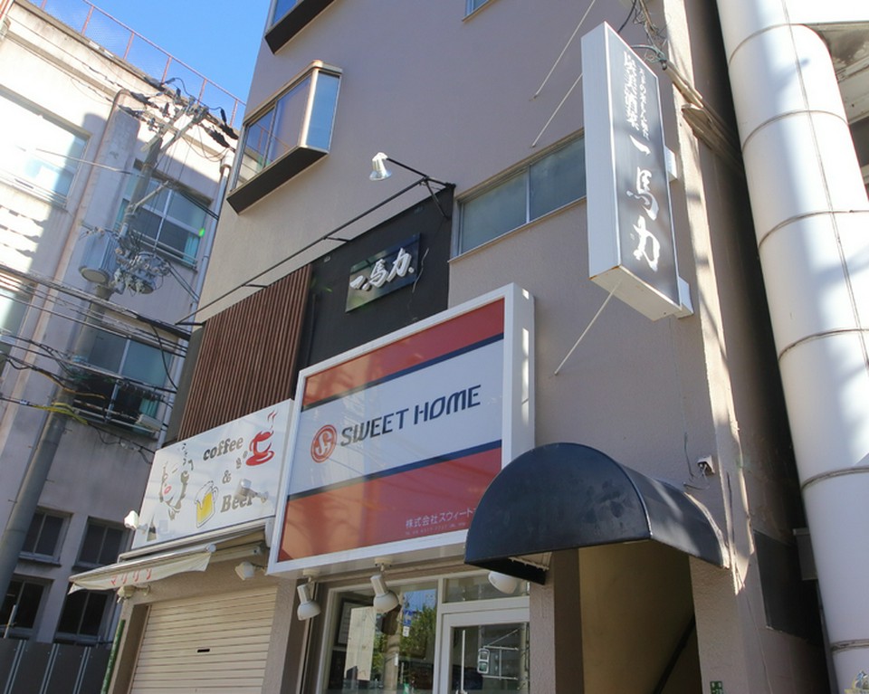 天神橋筋六丁目駅からすぐ。お店はビルの2階にあり隠れ家のよう