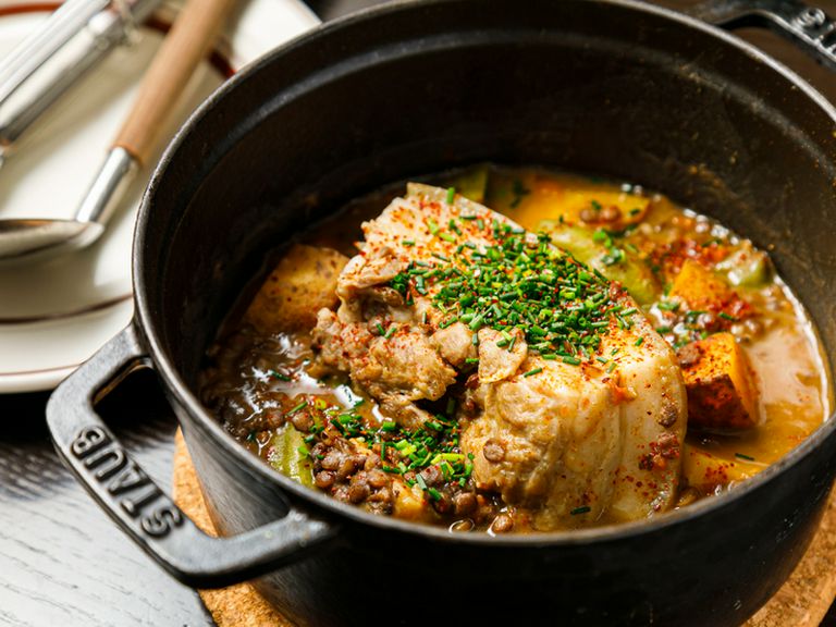 『フランスバスク産キントア豚バラの肉のプレゼ　レンズ豆のラグー』
