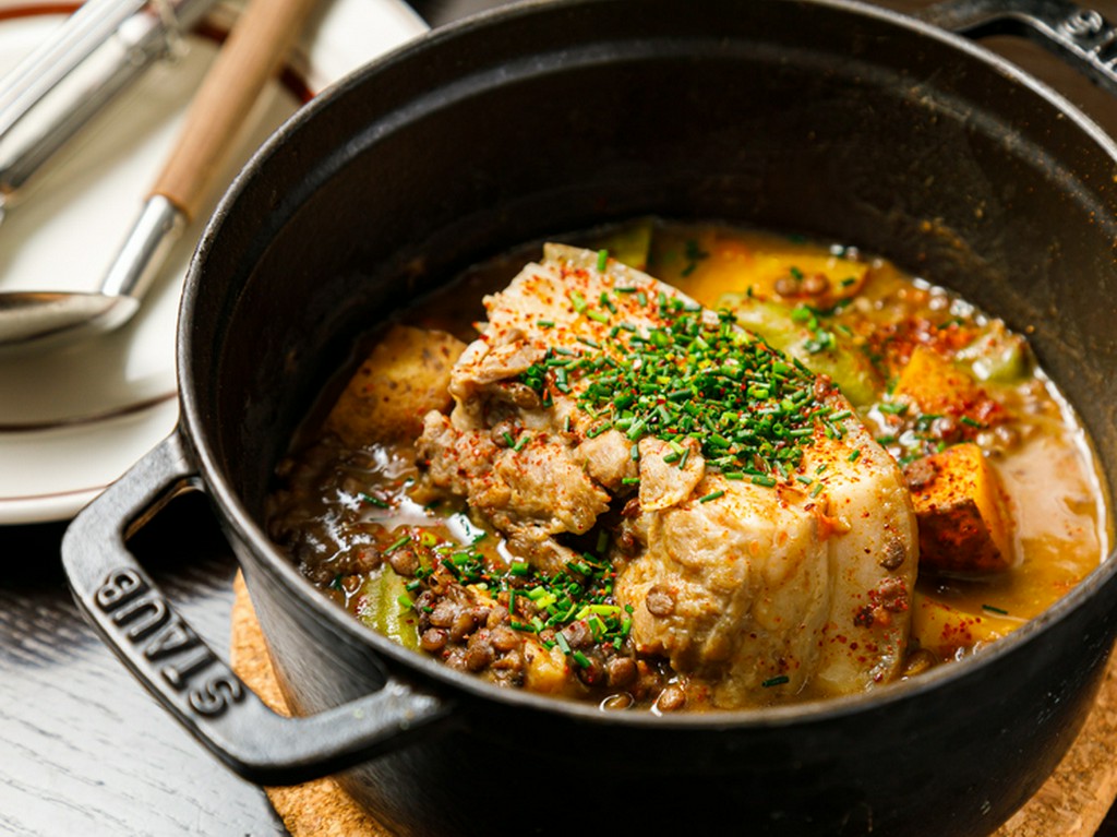 『フランスバスク産キントア豚バラの肉のプレゼ　レンズ豆のラグー』