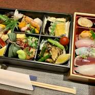 季節の高級食材を使ったお弁当。お祝いや法事などにどうぞ！

握り寿司セット6500円（税別）
季節の炊き込みご飯セット5500円（税別）