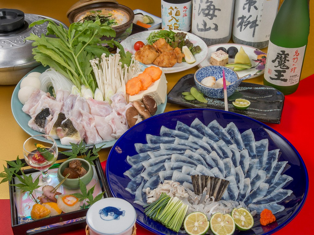 刺身、唐揚、ちり鍋、雑炊と、玄界灘のふぐを贅沢に味わい尽くす（松　8品）『天然とらふぐコース』