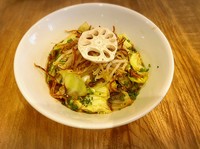 もやしのシャキシャキ感が癖になる!
ニンニクの無料トッピングでガツンとくる味
