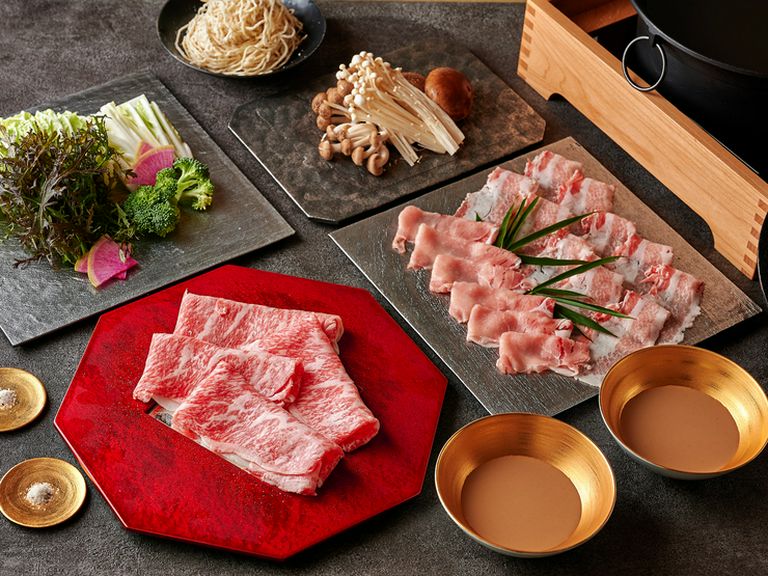 料亭の一番出汁、野菜、きのこが入るしゃぶしゃぶセット