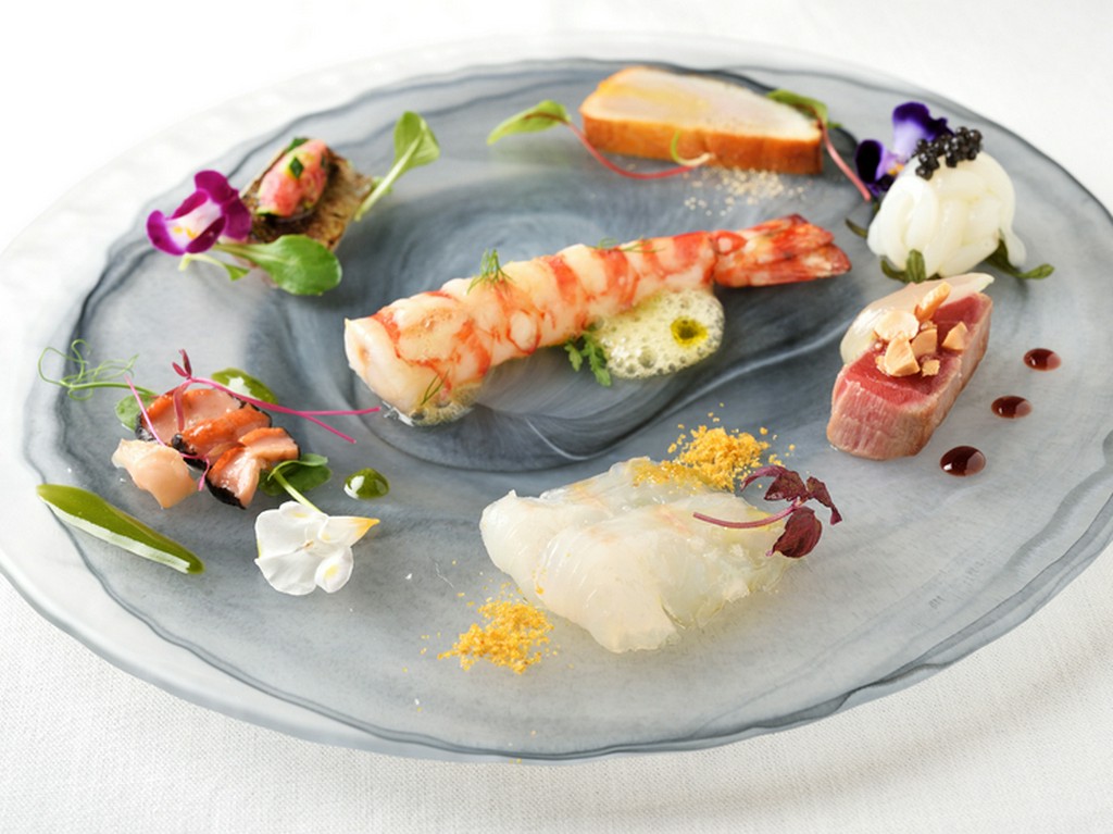 ワインが進む『地元の魚介を中心に季節のカルパッチョミスト』