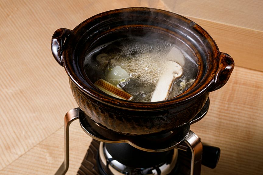 すっぽんの旨みを余すところなく味わえる「すっぽんの丸鍋」