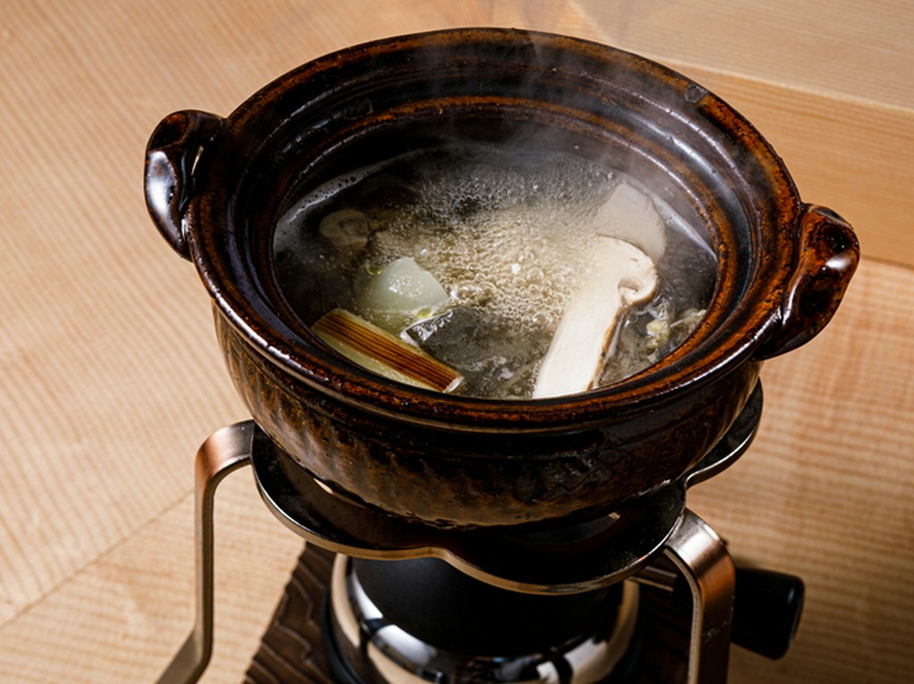 すっぽんの旨みを余すところなく味わえる「すっぽんの丸鍋」