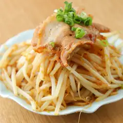 ニンニクが効いて、お酒のお供にオススメ『山盛りもやし』