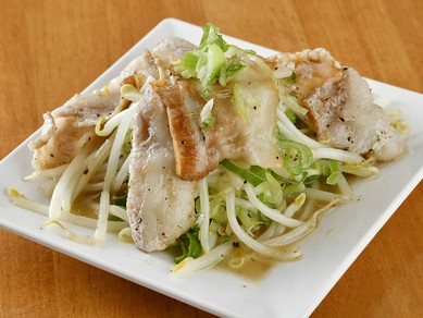 もやしのシャキシャキ食感がポイント『豚バラネギ塩焼き』