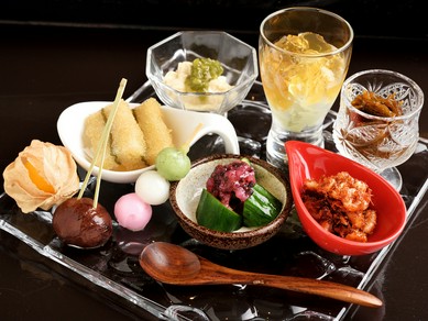 旬食材で四季折々の味覚が堪能できる『付き出し』