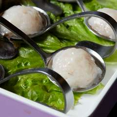 そのままでも鍋のスープと合わせても美味しい、ぷりぷり自家製『エビ団子』