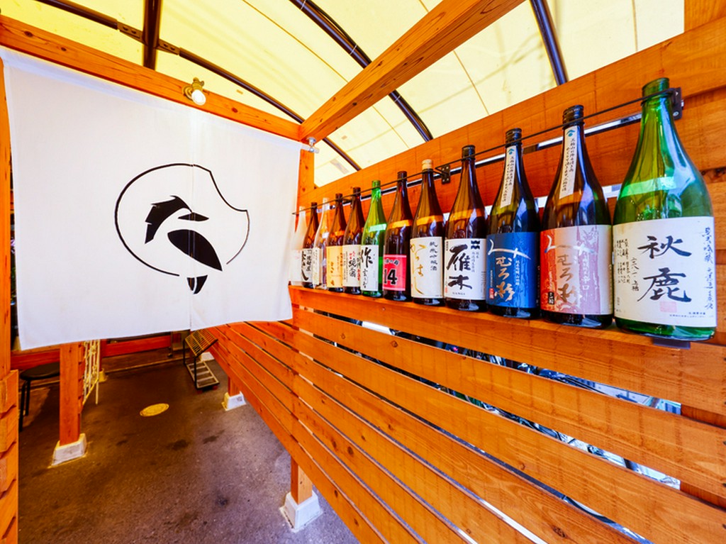 日本酒のラインナップが充実。各種の串に合わせて楽しんで