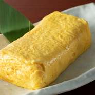 丁寧に引いたこだわりのだしをたっぷりと配合した人気のおつまみ。日本酒との相性抜群で、ほっと一息できる懐かしい味わいです。チーズ入り、明太子入りも好評。