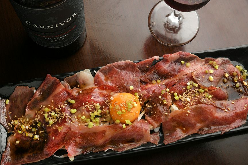自家製ユッケだれがさらに食欲をそそる『A４和牛ユッケ』