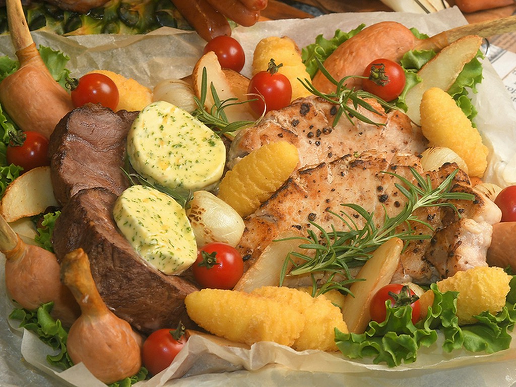 旨味を増した熟成肉をがっつり味わう『熟成肉ステーキ』