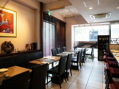 おしゃれで落ち着いた空間でお食事いただけます。