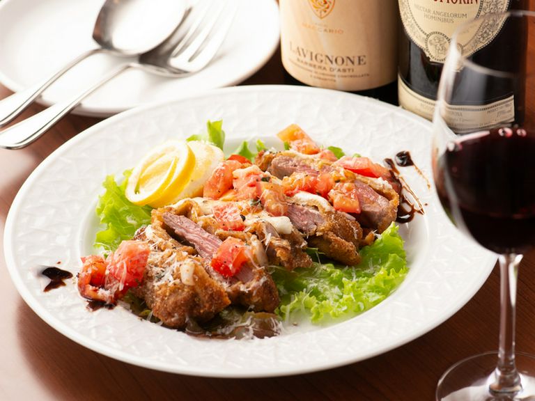 赤ワインとの相性抜群『仔羊のカツレツ』