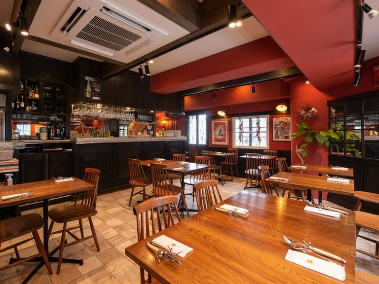 友人との食事やデートなど、さまざまなシーンに寄り添う