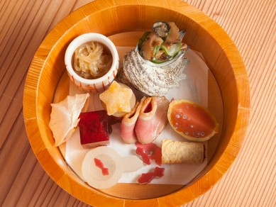 豊かな季節感に心も舌も潤う『前菜』