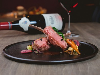 落ち着いた雰囲気の店内はデートシーンに◎