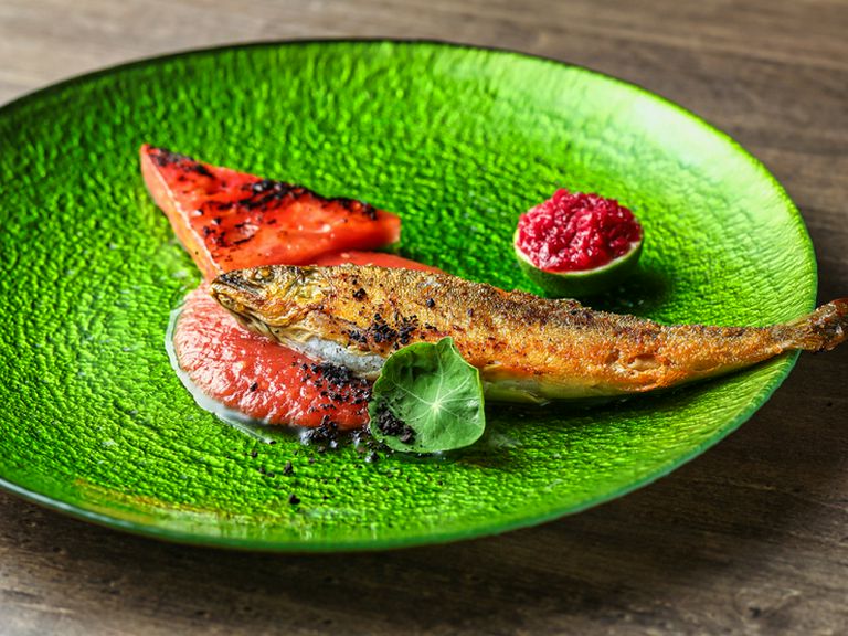 鮎のコンフィ ガスパチョと共に