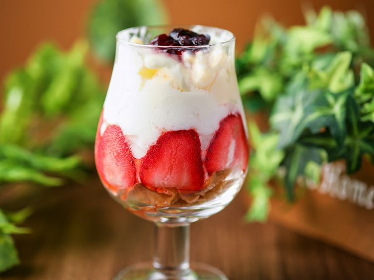 シメの一品としても人気な『チーズケーキパフェ』