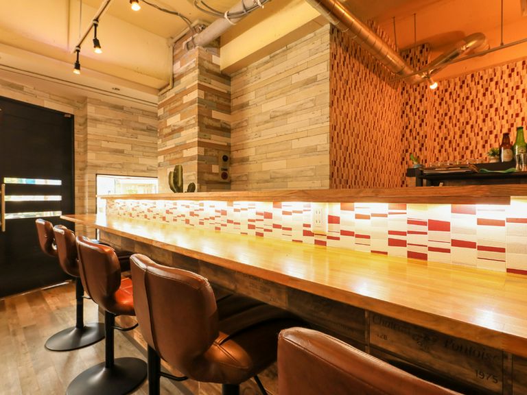 お一人様や少人数で気軽に利用できるカウンター席