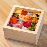 ながり鮨名物！まるで宝石箱のような彩りよい
『モザイクちらし寿司』は味も満点◎
ほかにも旬の野菜を盛り込んだ野菜の炊合せや、食後にはデザートまで♪
お得なランチです。
