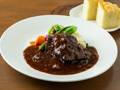 完成までに5日かかる『松阪牛の旨味濃厚ビーフシチュー』