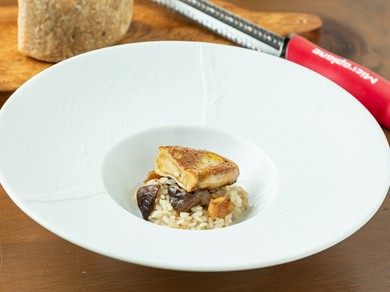 女性人気No.1『目の前で削るふわふわトリュフ入りのチーズリゾット』