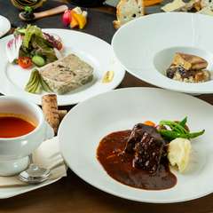 旬の食材を贅沢に満喫『フィレールコース』