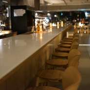 カウンター席　（夜）