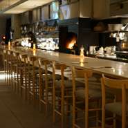 カウンター席　（夜）