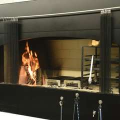 自慢の薪焼きメニューをお楽しみください