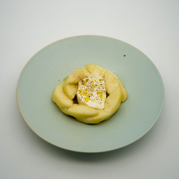 ブッラータチーズとラ・フランス