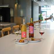 おすすめのカウンター席で一杯いかがでしょうか？