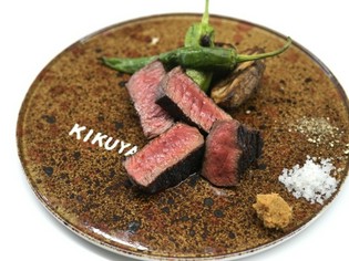 融点が低く、口当たりがしっとりしている「九州産雌牛」