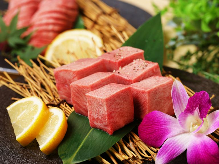 柔らかさと旨さでタンの「シャトーブリアン」として人気の高い『希少タンブリアン』