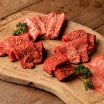 肉のプロフェッショナルが選ぶ、味わうべき逸品『黒毛和牛5種盛り合わせ』