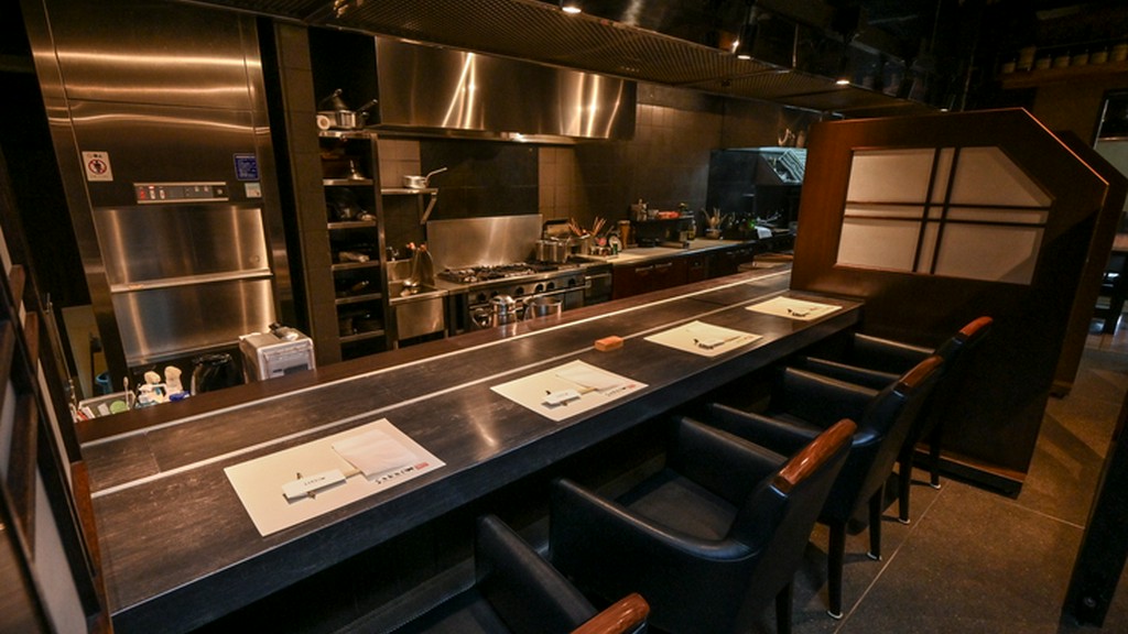 ゲストを料理の世界へと引き込む、特別感と魅力に満ちた空間