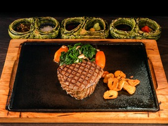 たくさんのゲストに愛され続けている『黒毛和牛のステーキ』