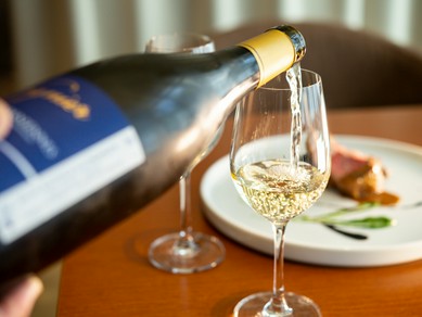 ソムリエがテイスティングして仕入れる10か国以上のワイン