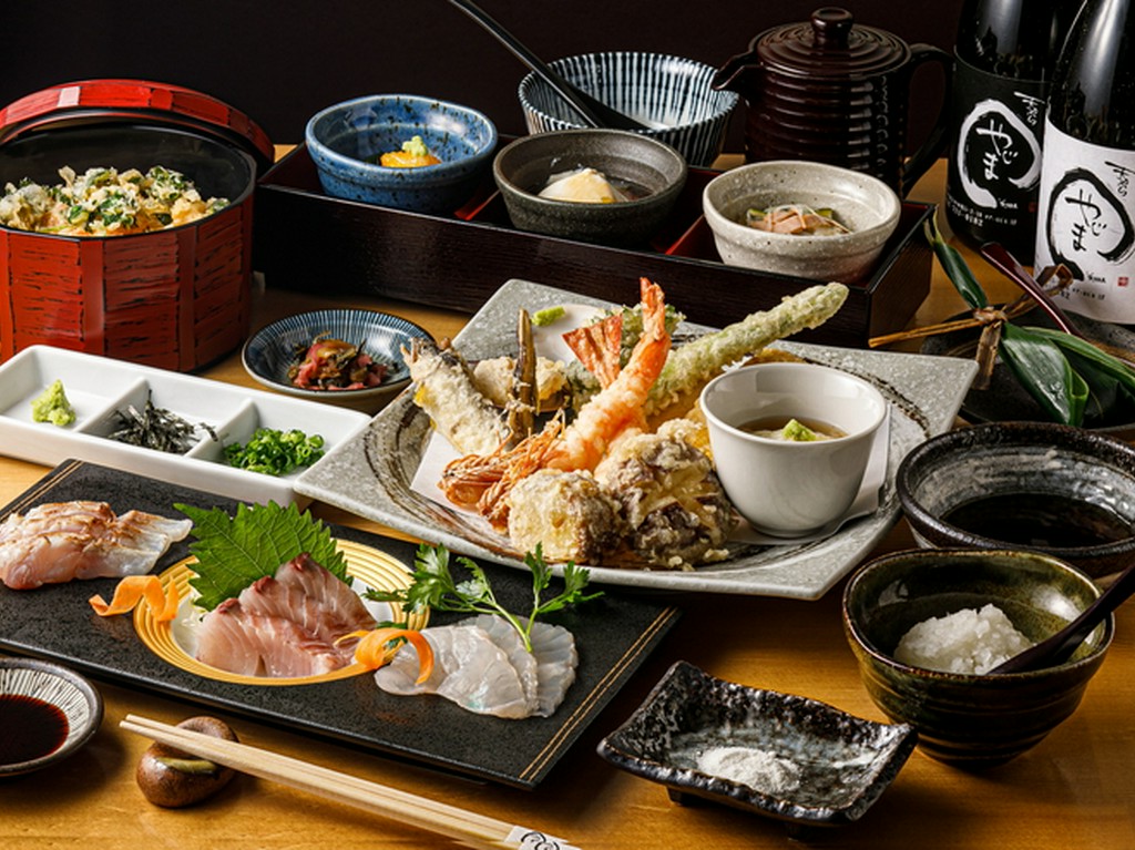 15種の天ぷらに加え自家製豆腐やお惣菜まで付いた『天ぷらコース-松-』