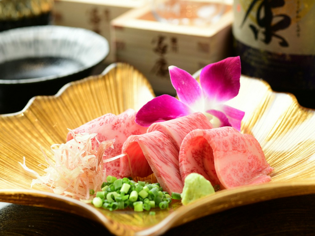 霜降り和牛の刺身