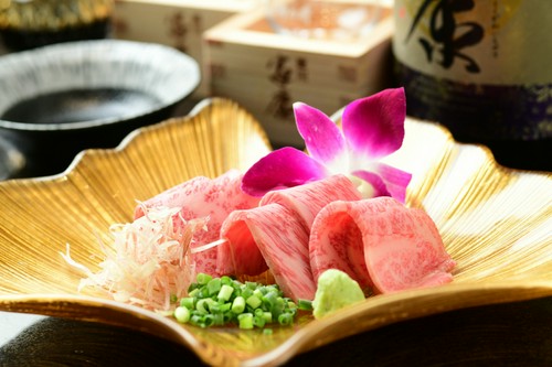 霜降り和牛の刺身