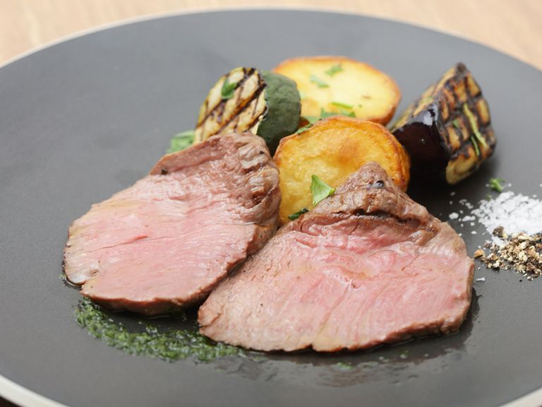 しっかりとした赤身の味を堪能『短角牛のグリル』