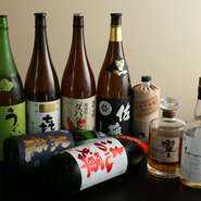おいしい料理にぴったりの日本酒や焼酎も多数取り揃えています