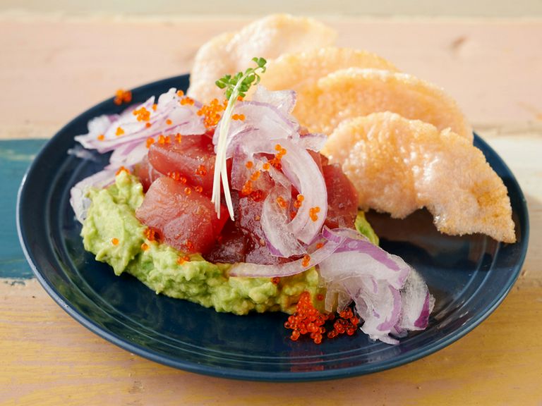 マグロとアボカドのポキ